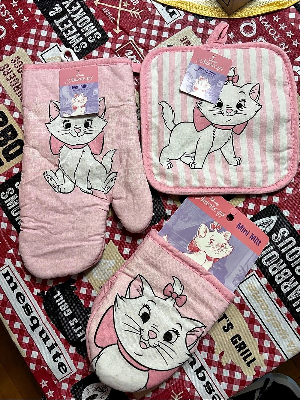 Disney Aristocats Marie Kitchen pot holder set Linen Set Pink & White Striped NW